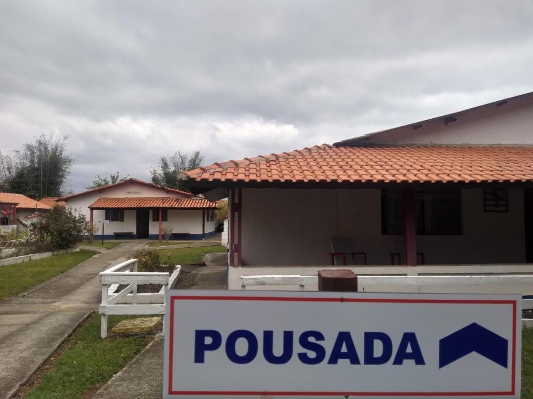 Comunidade Anuncia-Me Guaratinguetá Exteriör bild